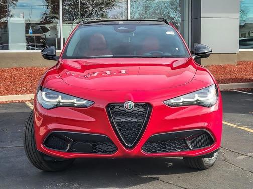 2025 Alfa Romeo Stelvio Base