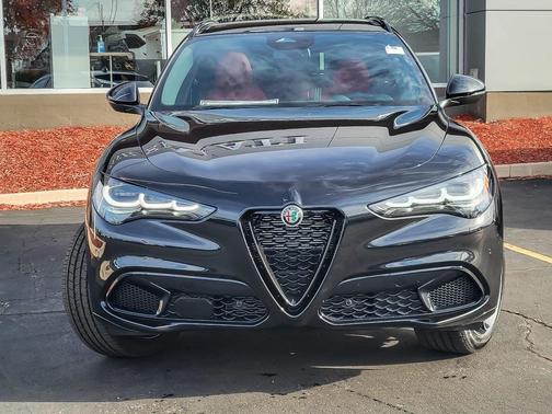 2025 Alfa Romeo Stelvio Base