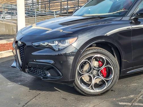 2025 Alfa Romeo Stelvio Base