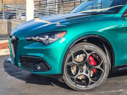 2025 Alfa Romeo Stelvio Base