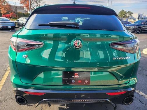 2025 Alfa Romeo Stelvio Base