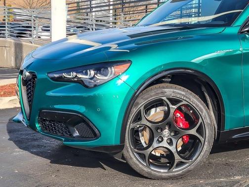 2025 Alfa Romeo Stelvio Base