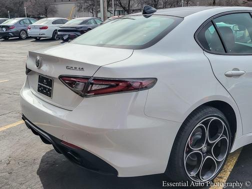 Alfa Rosso 2022 Alfa Romeo Stelvio Veloce