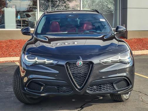2025 Alfa Romeo Stelvio Base