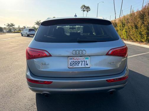 Ice Silver Metallic 2011 Audi Q5 Premium Plus