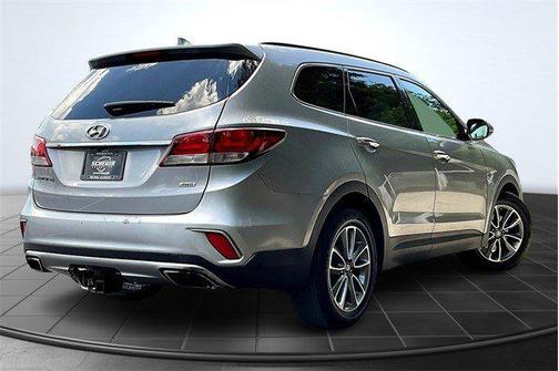 2017 Hyundai SANTA FE SE