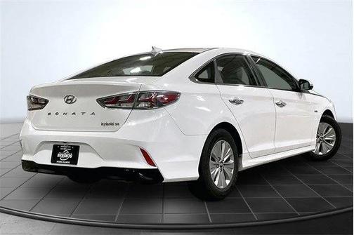 2018 Hyundai SONATA Hybrid SE