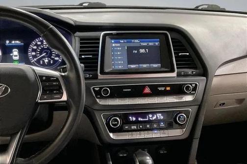 2018 Hyundai SONATA Hybrid SE