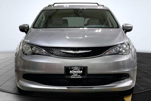 Billet Silver Metallic Clearcoat 2021 Chrysler Voyager LXI