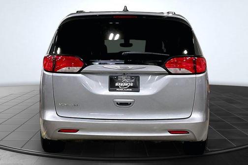 Billet Silver Metallic Clearcoat 2021 Chrysler Voyager LXI