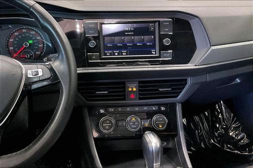 Pure White 2019 Volkswagen Jetta 1.4T SE
