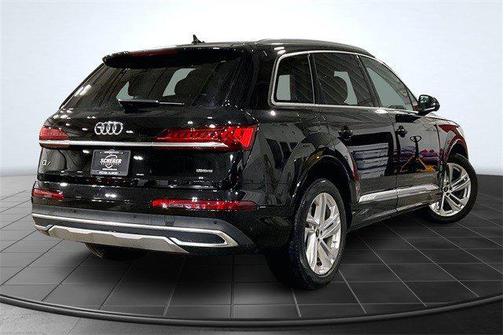 2022 Audi Q7 55 Premium Plus