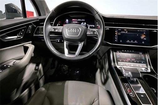 2022 Audi Q7 55 Premium Plus