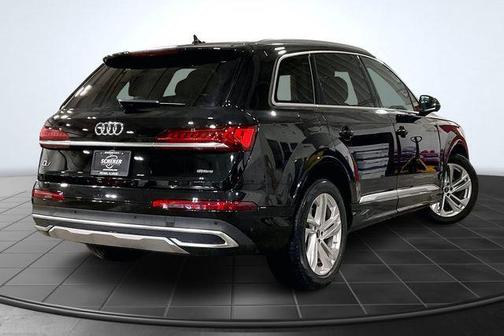 2022 Audi Q7 55 Premium Plus