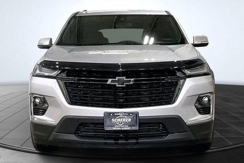 Silver Ice Metallic 2022 Chevrolet Traverse LT Cloth