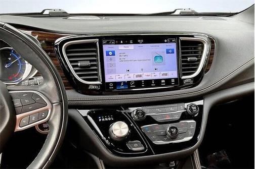 2022 Chrysler Pacifica L