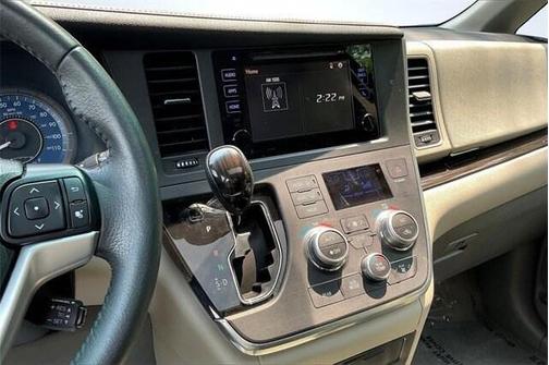 2017 Toyota Sienna Limited Premium