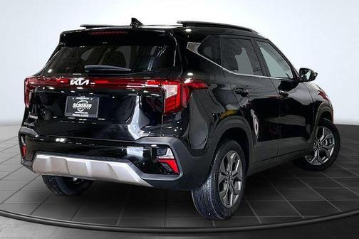 Fusion Black 2024 Kia Seltos S