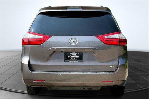 2019 Toyota Sienna XLE