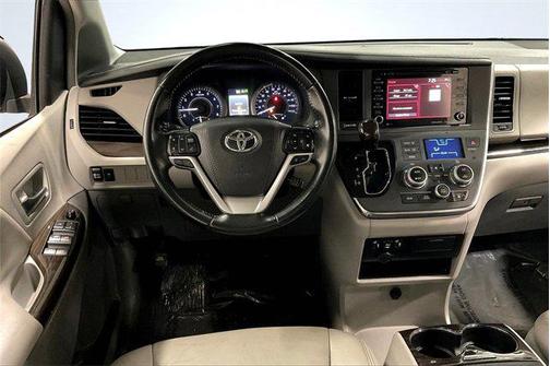 2019 Toyota Sienna XLE