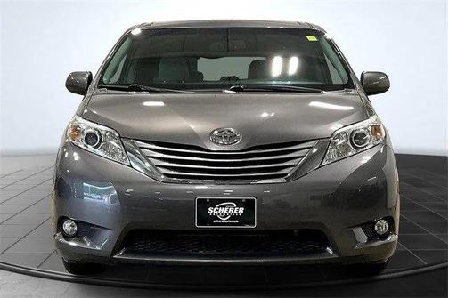 2016 Toyota Sienna XLE