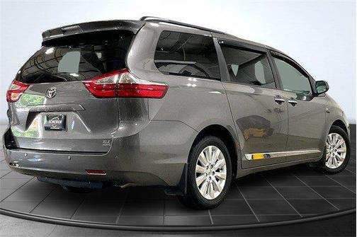 2016 Toyota Sienna XLE