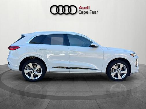 Glacier White Metallic 2025 Audi Q5 2.0T quattro Premium