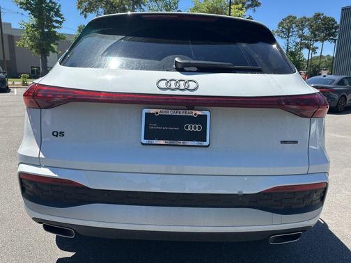 Glacier White Metallic 2025 Audi Q5 2.0T quattro Premium