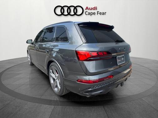 Daytona Gray Pearl 2026 Audi Q7 55 Prestige