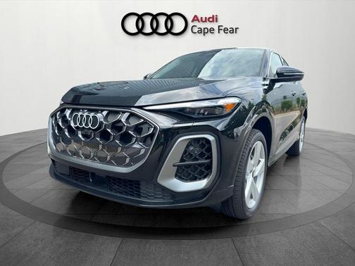 Mythos Black Metallic 2026 Audi Q5 PLUS