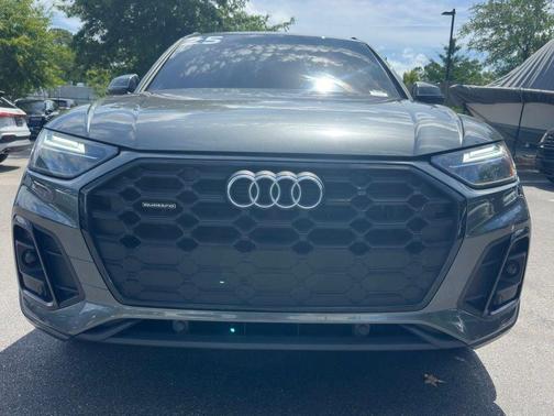 Daytona Gray Pearl Effect 2025 Audi Q5 45 S line quattro Premium