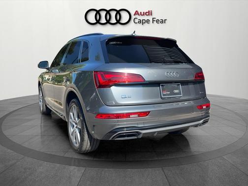 Daytona Gray Pearl Effect 2025 Audi Q5 45 S line quattro Premium