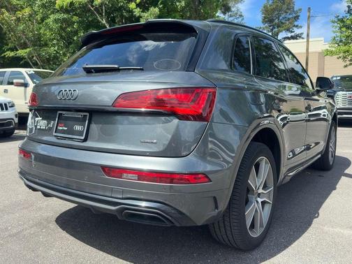 Daytona Gray Pearl Effect 2025 Audi Q5 45 S line quattro Premium