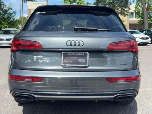 Daytona Gray Pearl Effect 2025 Audi Q5 45 S line quattro Premium