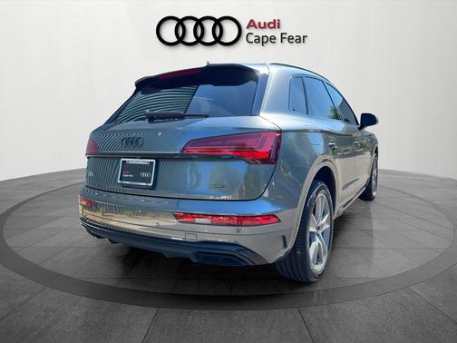 Daytona Gray Pearl Effect 2025 Audi Q5 45 S line quattro Premium
