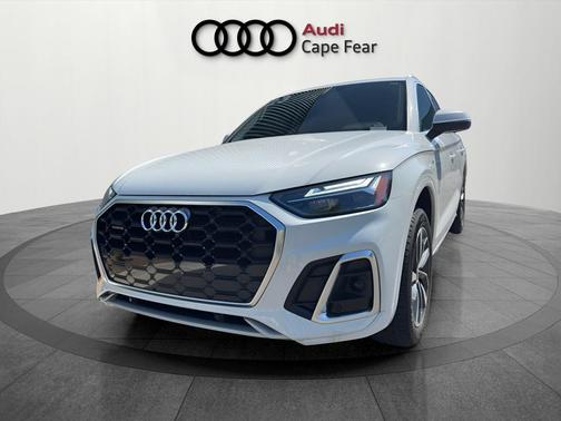Glacier White Metallic 2023 Audi Q5 45 S line quattro Premium