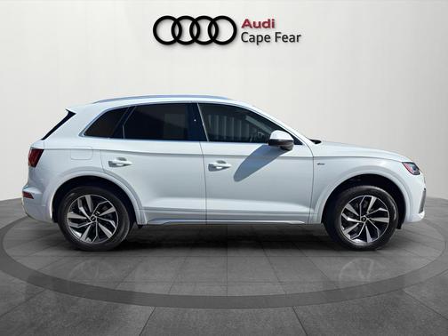 Glacier White Metallic 2023 Audi Q5 45 S line quattro Premium