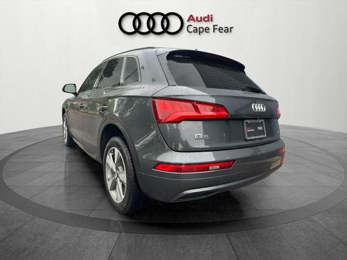 Manhattan Gray Metallic 2020 Audi Q5 45 Titanium Premium