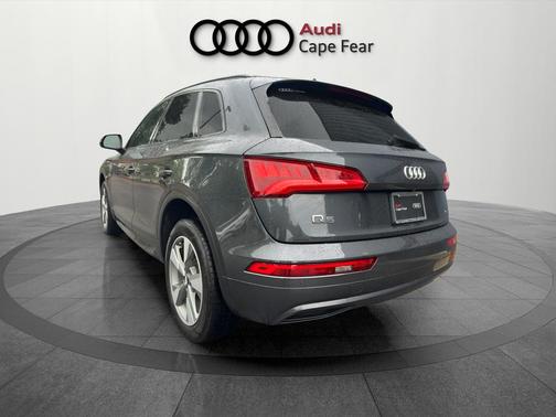 Manhattan Gray Metallic 2020 Audi Q5 45 Titanium Premium