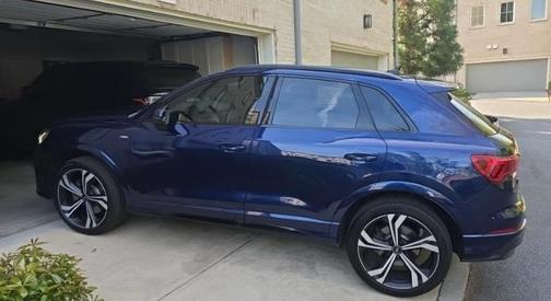 Navarra Blue Metallic 2023 Audi Q3 45 S line Premium