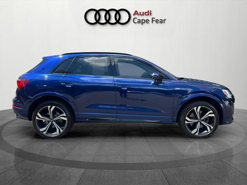 Navarra Blue Metallic 2023 Audi Q3 45 S line Premium