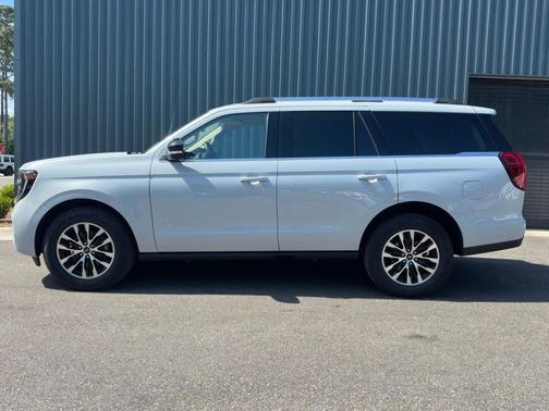 Silver Metallic 2025 Ford Expedition Platinum