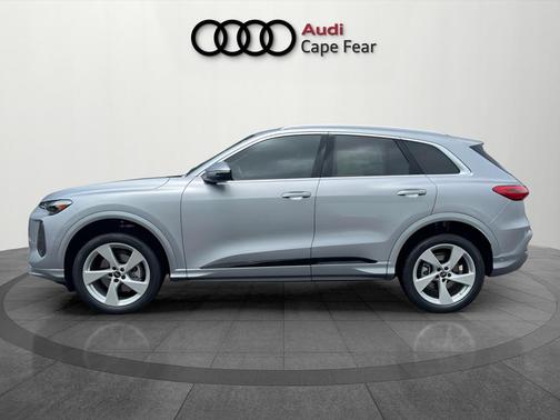 Florett Silver Metallic 2026 Audi Q5 PLUS