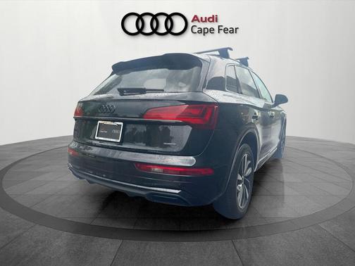 Mythos Black Metallic 2024 Audi Q5 45 S line quattro Premium