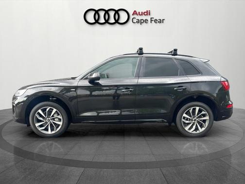 Mythos Black Metallic 2024 Audi Q5 45 S line quattro Premium