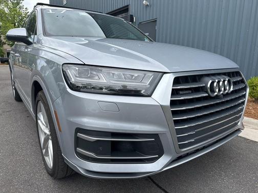 Florett Silver Metallic 2017 Audi Q7 3.0T Prestige