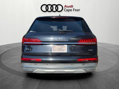 Orca Black Metallic 2020 Audi Q7 55 Premium