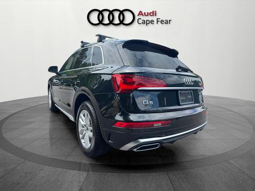 Mythos Black Metallic 2023 Audi Q5 45 S line quattro Premium