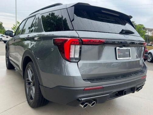 Gray Metallic 2025 Ford Explorer ST