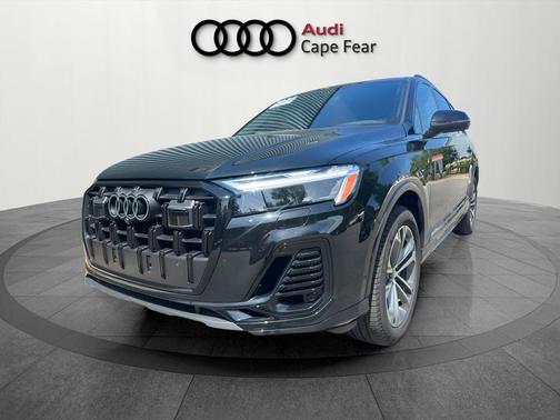Mythos Black Metallic 2026 Audi Q7 55